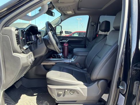 Used 2024 Chevrolet Silverado 2500 LTZ w/ LTZ Plus Package AWD/4WD image 2