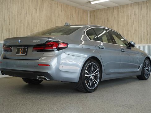 Used 2021 BMW 530i w/ Premium Package RWD image 10