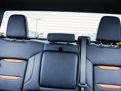 Used 2025 GMC Sierra 2500 AT4 image 53