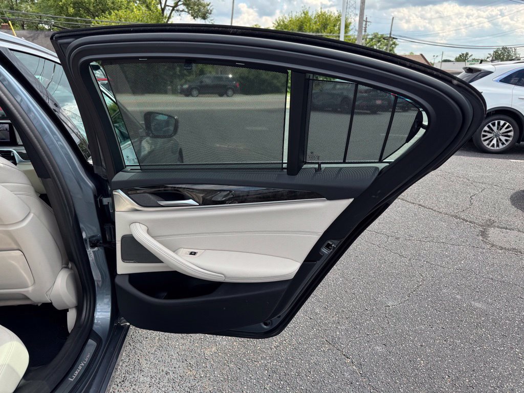 Used 2019 BMW 530i xDrive w/ Executive Package AWD/4WD image 31
