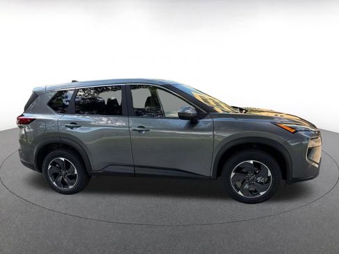 Used 2025 Nissan Rogue SV AWD/4WD image 15