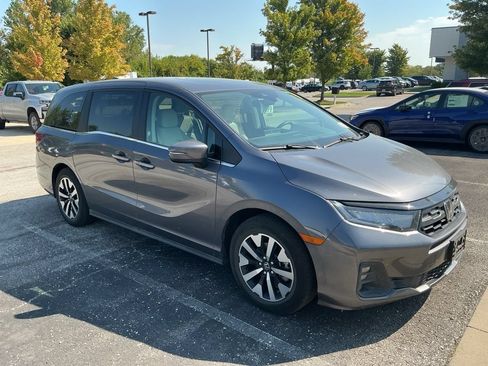 Used 2025 Honda Odyssey EX-L image 5