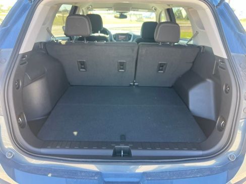 Used 2024 GMC Terrain SLE w/ Driver Convenience Package AWD/4WD image 18