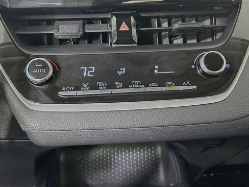 Used 2020 Toyota Corolla LE image 21