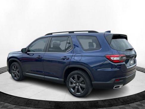 Used 2023 Honda Pilot Sport image 3