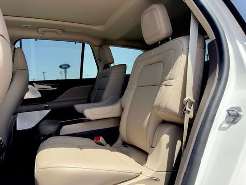 Used 2023 Lincoln Aviator Reserve w/ Equipment Group 201A AWD/4WD image 20