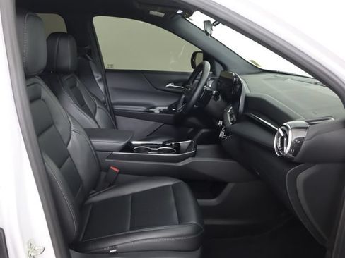 Used 2026 Chevrolet Equinox LT w/ LPO, Floor Liner Package FWD image 13