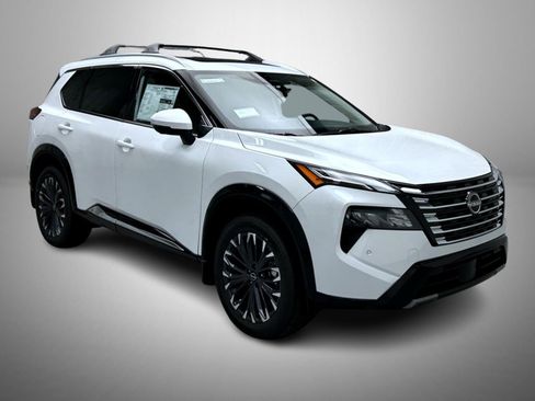 New 2026 Nissan Rogue Platinum image 3