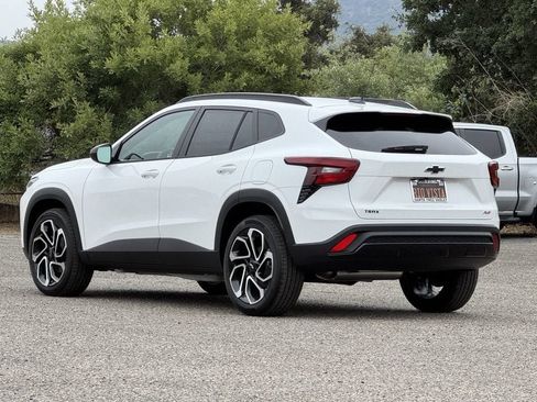 New 2026 Chevrolet Trax RS w/ Sunroof Package FWD image 6