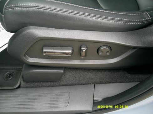 Used 2023 Honda Pilot Touring image 10