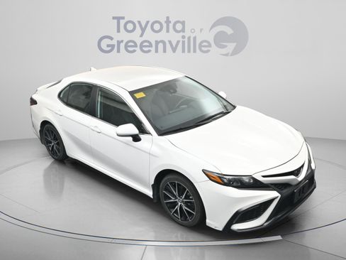 Certified 2024 Toyota Camry SE FWD image 20