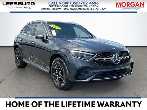 Used 2025 Mercedes-Benz GLC 300 4MATIC image 1