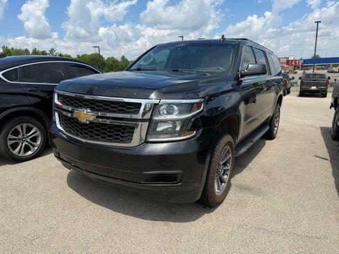 Used 2017 Chevrolet Suburban LT AWD/4WD image 3