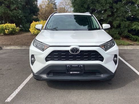 Used 2021 Toyota RAV4 XLE w/ Convenience Package image 18