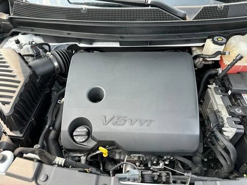 Used 2023 Chevrolet Traverse RS w/ LPO, Floor Liner Package AWD/4WD image 36