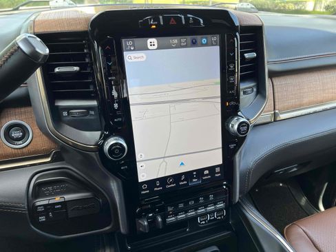 Used 2022 RAM 2500 Limited AWD/4WD image 34