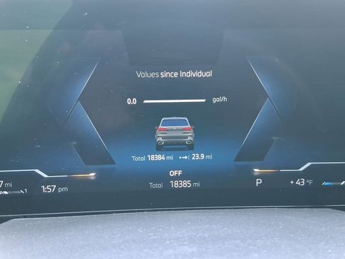 Used 2024 BMW X5 xDrive40i w/ M Sport Package image 19