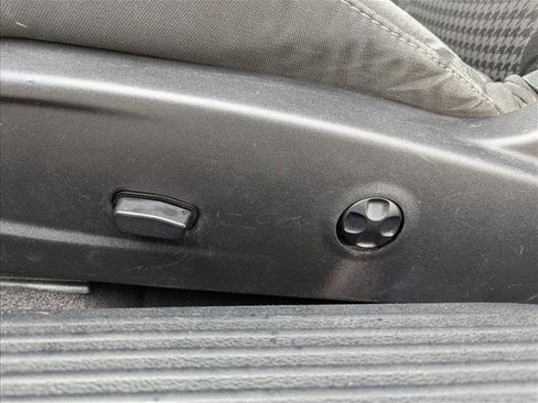 Used 2016 Dodge Challenger SXT w/ Blacktop Package image 8