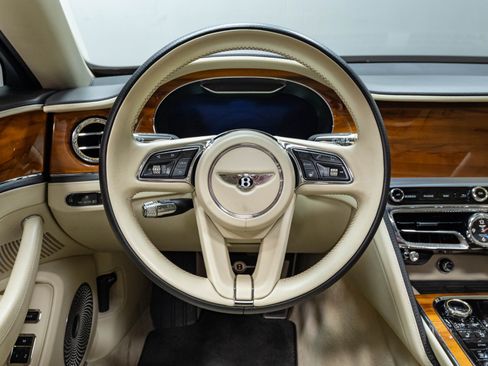 Used 2021 Bentley Flying Spur W12 AWD/4WD image 32