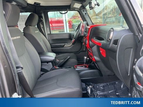 Used 2018 Jeep Wrangler Unlimited Sport image 19