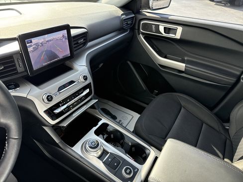 Certified 2023 Ford Explorer XLT w/ Class IV Trailer Tow Package image 19