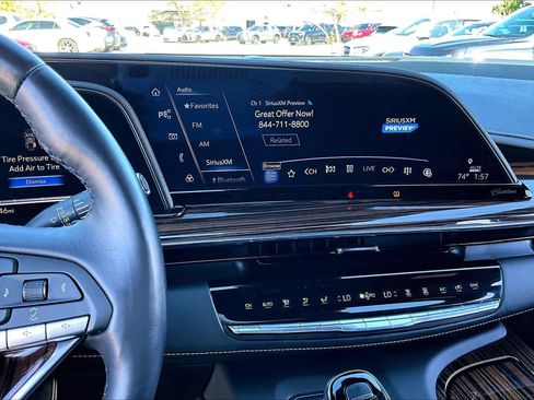 Used 2024 Cadillac Escalade Premium Luxury image 6