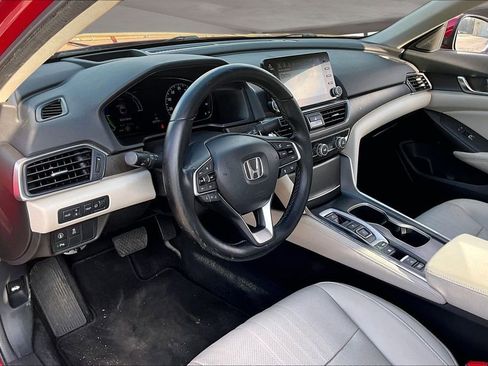 Used 2020 Honda Accord Touring image 17