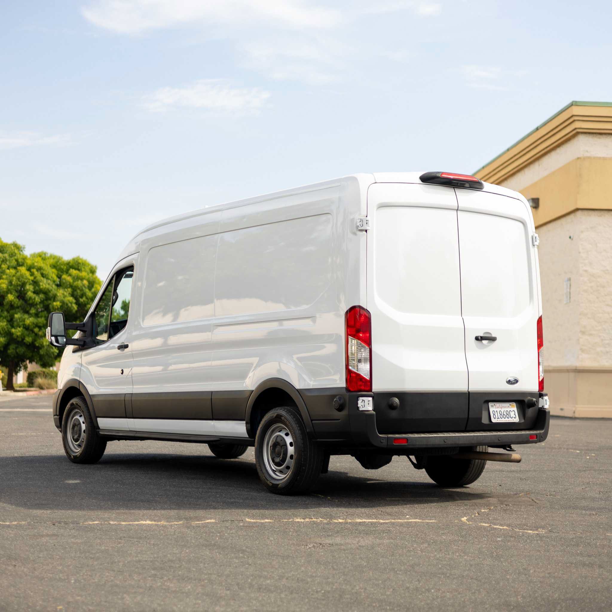 Used 2020 Ford Transit 250 Medium Roof RWD image 5