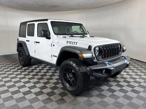 Certified 2024 Jeep Wrangler Unlimited AWD/4WD image 3