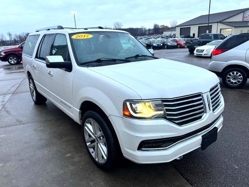 Used 2017 Lincoln Navigator L Select image 3