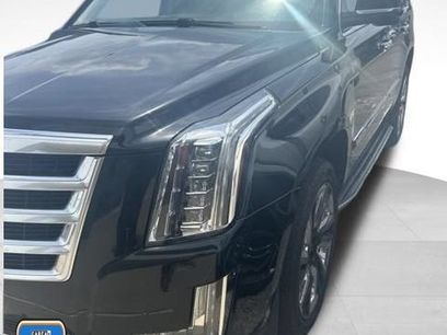 Used 2016 Cadillac Escalade Luxury