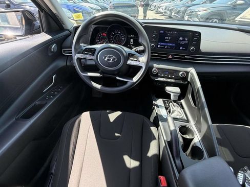 Certified 2023 Hyundai Elantra SEL FWD image 12