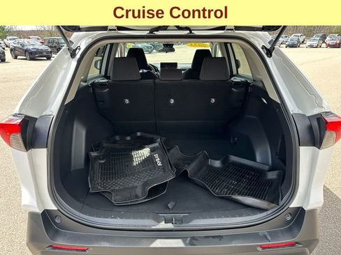 Used 2023 Toyota RAV4 LE image 12