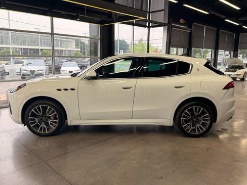 Used 2025 Maserati Grecale GT AWD/4WD image 3