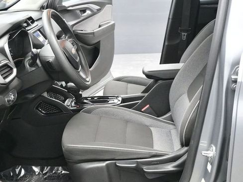Used 2023 Chevrolet TrailBlazer LS image 17