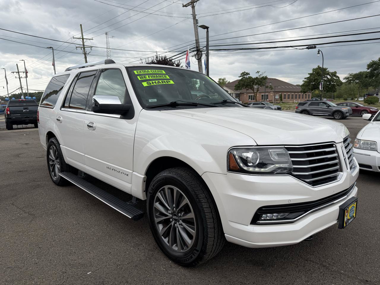 Used 2015 Lincoln Navigator 4WD image 3