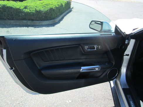 Used 2015 Ford Mustang Premium RWD image 10
