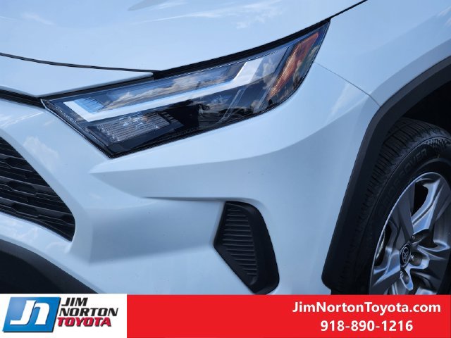 Used 2025 Toyota RAV4 XLE FWD image 10