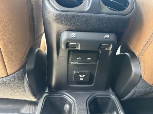 Used 2020 Jeep Gladiator Overland w/ Popular Equipment Package AWD/4WD image 23