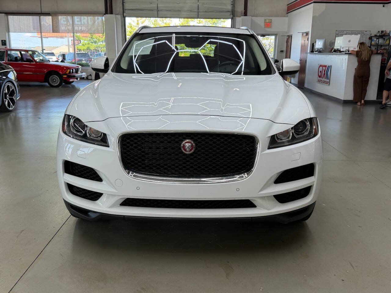 Used 2019 Jaguar F-PACE Prestige AWD/4WD image 6