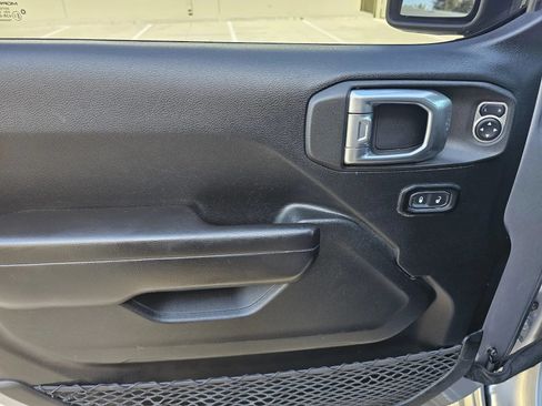Used 2021 Jeep Wrangler Unlimited Sport AWD/4WD image 12