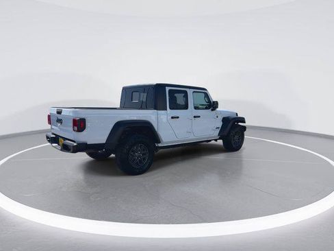 Certified 2025 Jeep Gladiator Sport AWD/4WD image 8