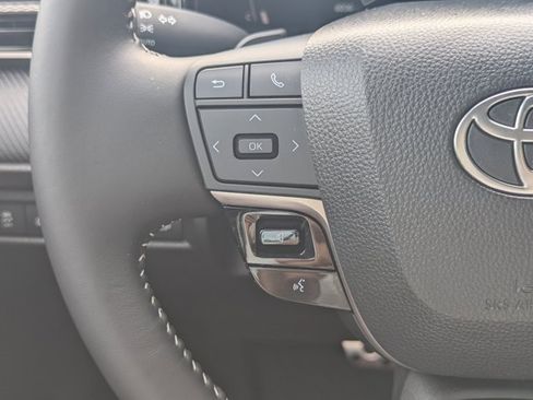 Used 2025 Toyota Camry SE image 21