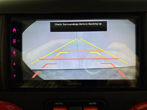 Used 2017 Jeep Wrangler Unlimited Rubicon w/ Connectivity Group image 15