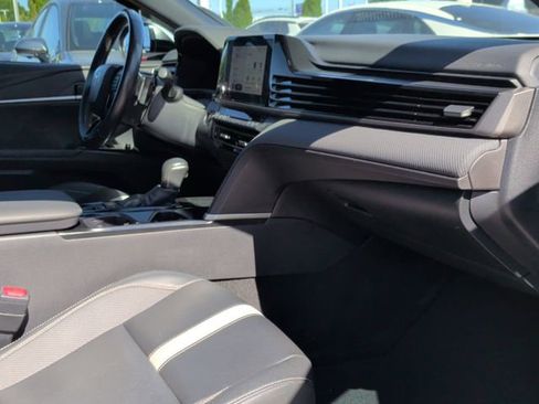 Used 2025 Toyota Camry SE w/ Convenience Package FWD image 29