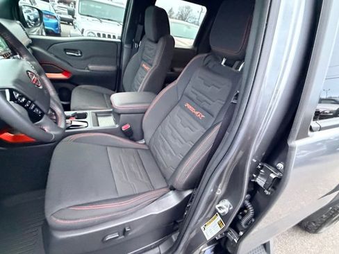 Used 2024 Nissan Frontier PRO-4X w/ Technology Package image 17