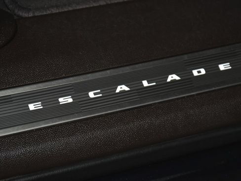 Used 2021 Cadillac Escalade Premium Luxury w/ Driver Assist Tech Package AWD/4WD image 14