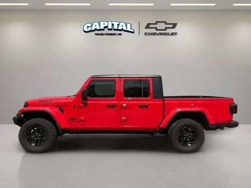 Used 2021 Jeep Gladiator Willys image 2
