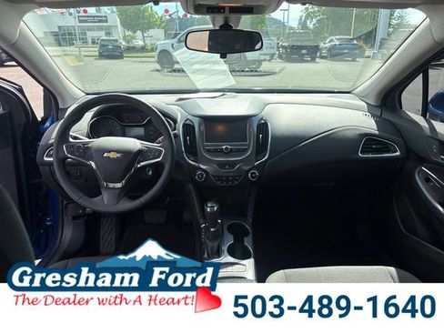 Used 2017 Chevrolet Cruze LT FWD image 17