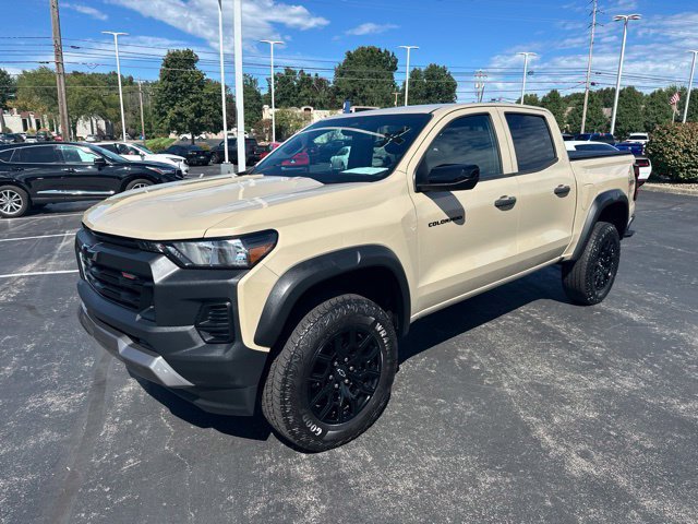 Used 2024 Chevrolet Colorado Trail Boss w/ Advanced Trailering Package AWD/4WD image 1
